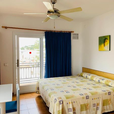 Apartamentos Ebusus Santa Eularia des Riu Esterno foto