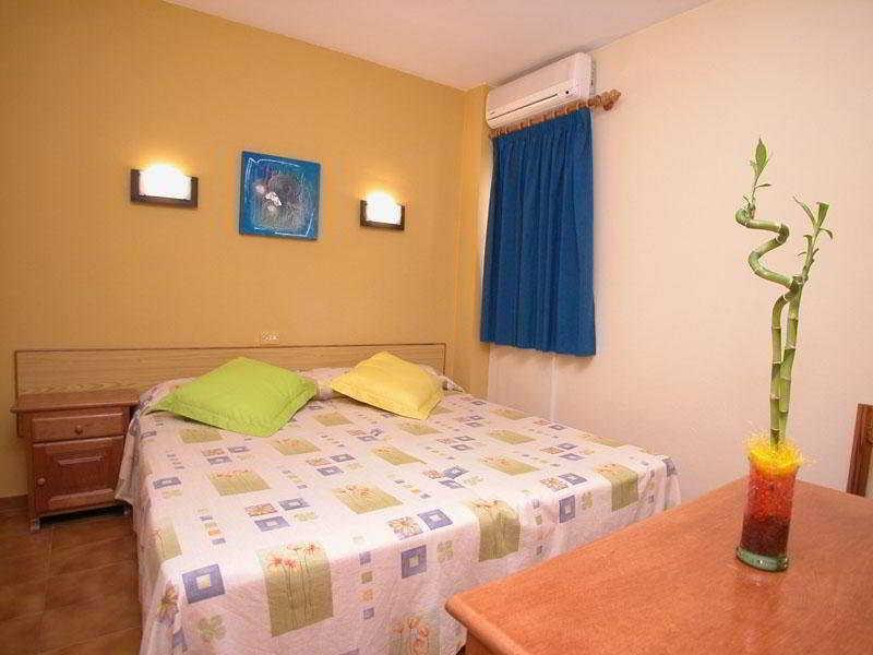 Apartamentos Ebusus Santa Eularia des Riu Esterno foto
