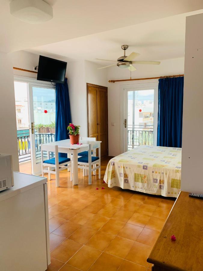 Apartamentos Ebusus Santa Eularia des Riu Esterno foto