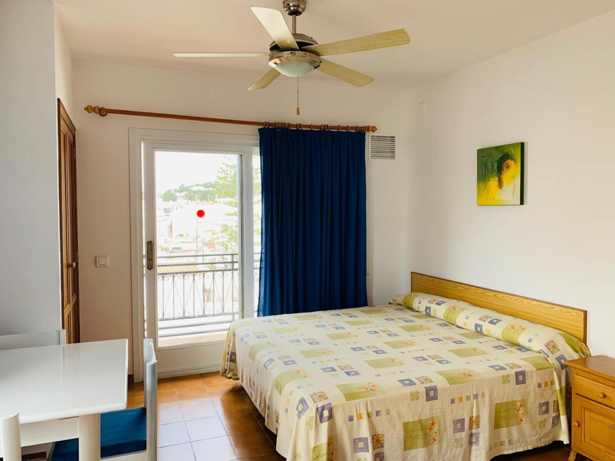Apartamentos Ebusus Santa Eularia des Riu Esterno foto