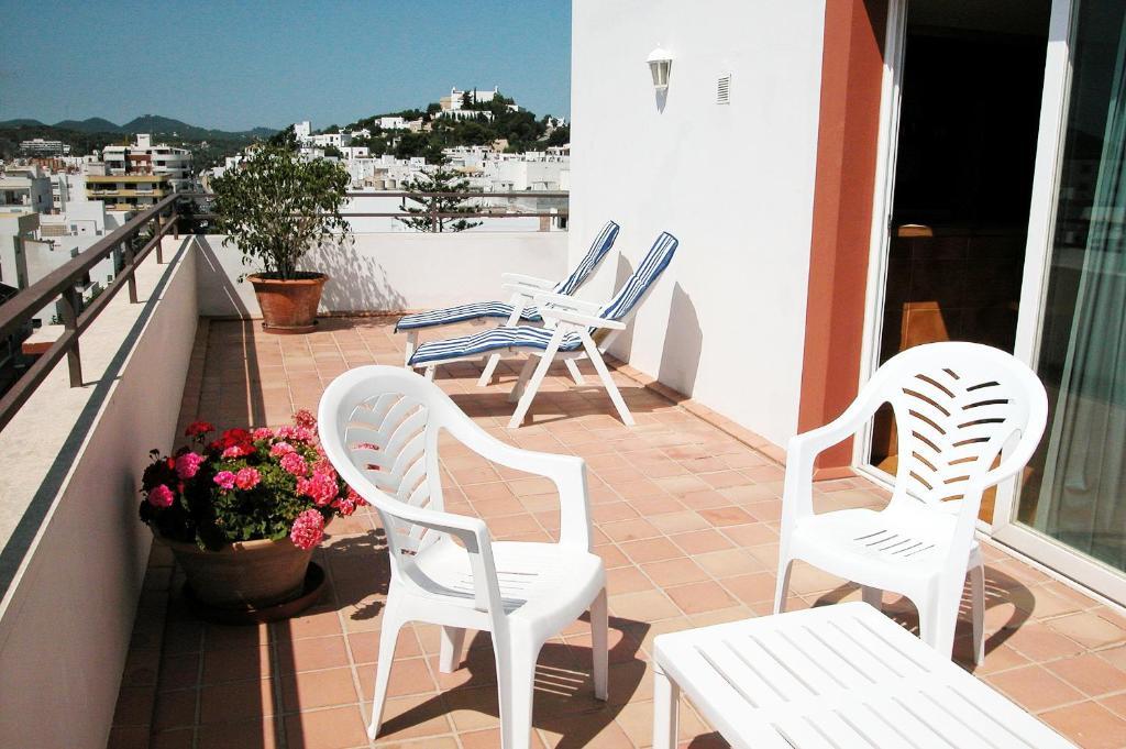 Apartamentos Ebusus Santa Eularia des Riu Camera foto