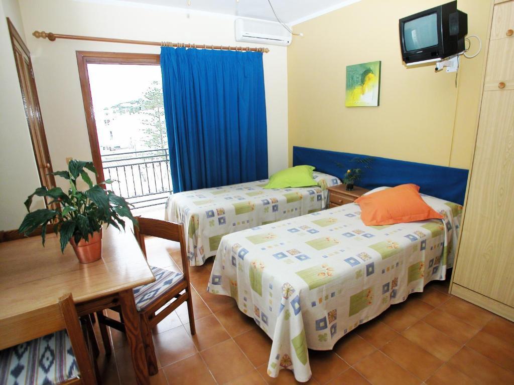 Apartamentos Ebusus Santa Eularia des Riu Camera foto